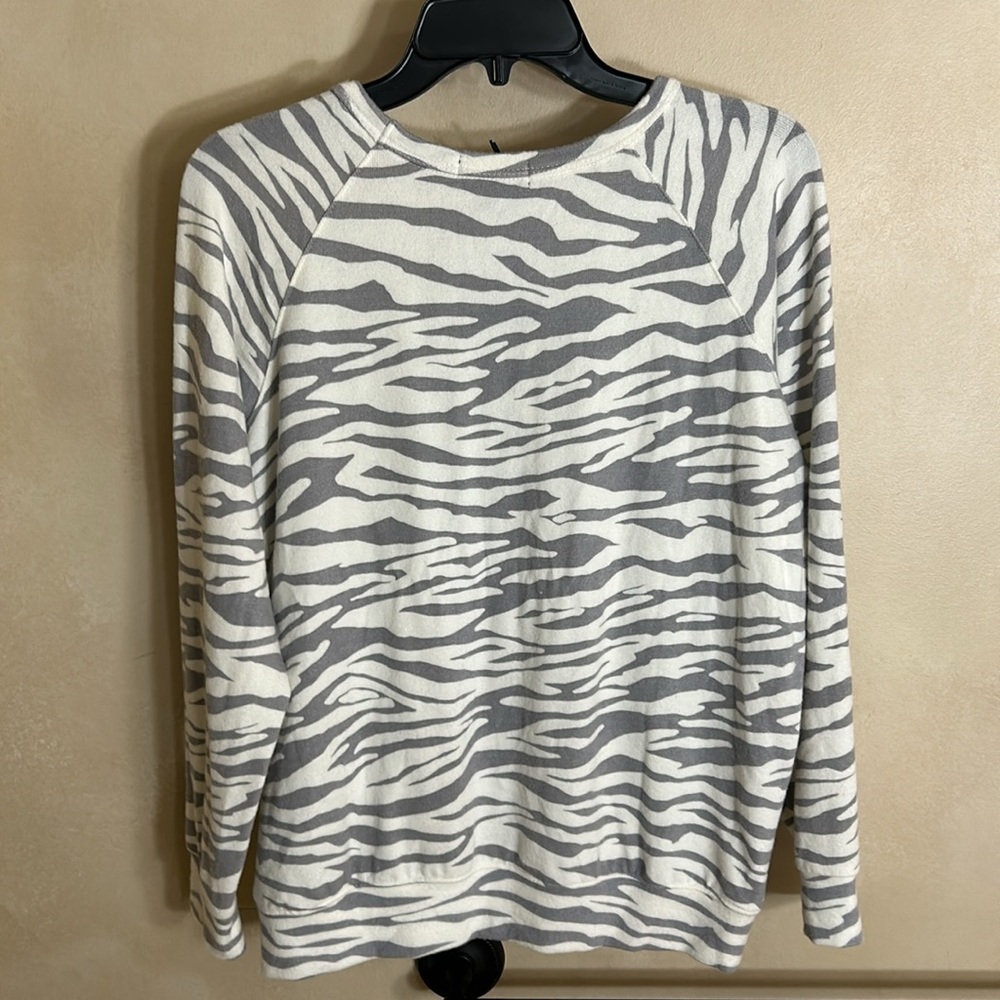 Grey/white Zebra Print Top. Size Large - Picture 2 of 2